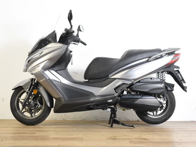 Comprar KYMCO GRAND DINK 300 2022 de segunda mano KYMCO GRAND DINK 300 2022 de segunda mano