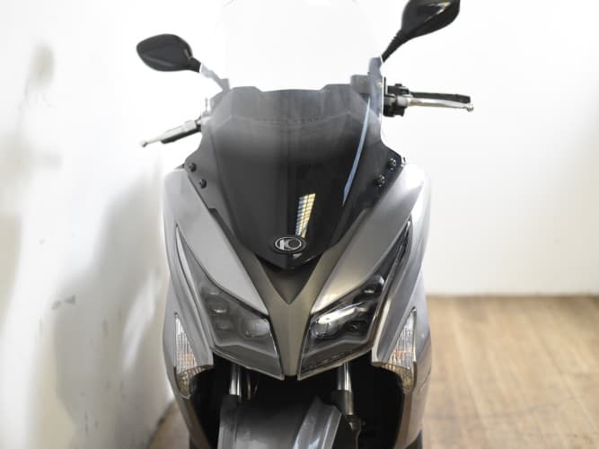 Comprar KYMCO GRAND DINK 300 2022 de segunda mano KYMCO GRAND DINK 300 2022 de segunda mano