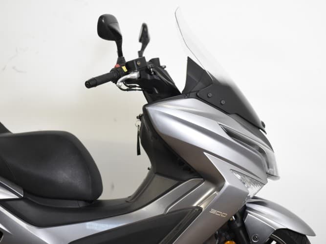 Comprar KYMCO GRAND DINK 300 2022 de segunda mano KYMCO GRAND DINK 300 2022 de segunda mano
