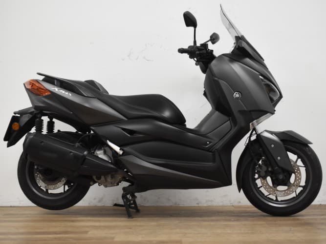 YAMAHA XMAX 300 2018 de segunda mano