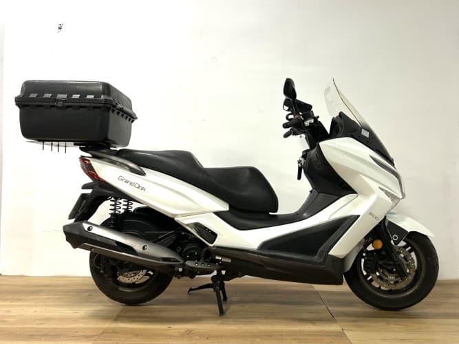 KYMCO GRAND DINK 300 2021 de segunda mano