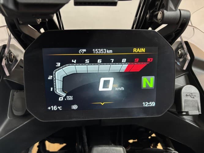 BMW F 900 GS ADVENTURE (IVA DEDUCIBLE + 3 PAQUETES) 2024 de segunda mano