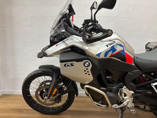 BMW F 900 GS ADVENTURE (IVA DEDUCIBLE + 3 PAQUETES) 2024 de segunda mano