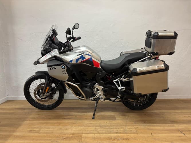 BMW F 900 GS ADVENTURE (IVA DEDUCIBLE + 3 PAQUETES) 2024 de segunda mano