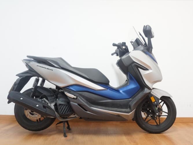 HONDA FORZA 125 2019 de segunda mano