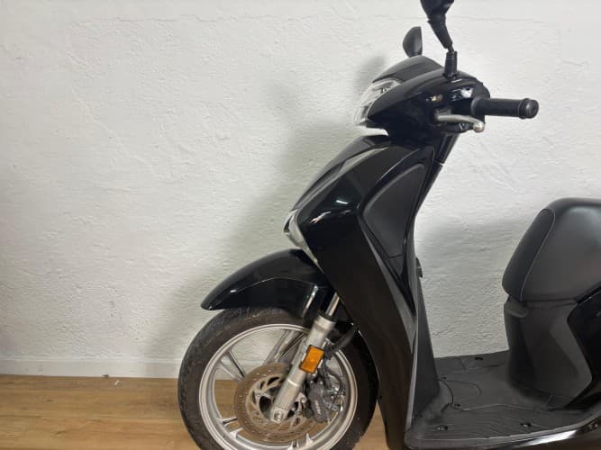 HONDA SH 125 2018 de segunda mano