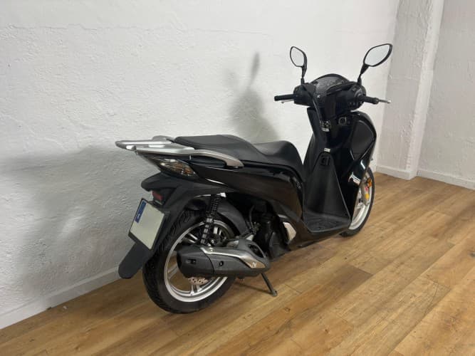 HONDA SH 125 2018 de segunda mano