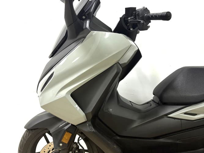 HONDA FORZA 125 2024 de segunda mano