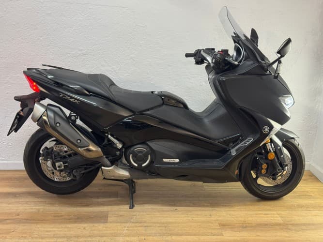 YAMAHA TMAX 530 DX 2017 de segunda mano