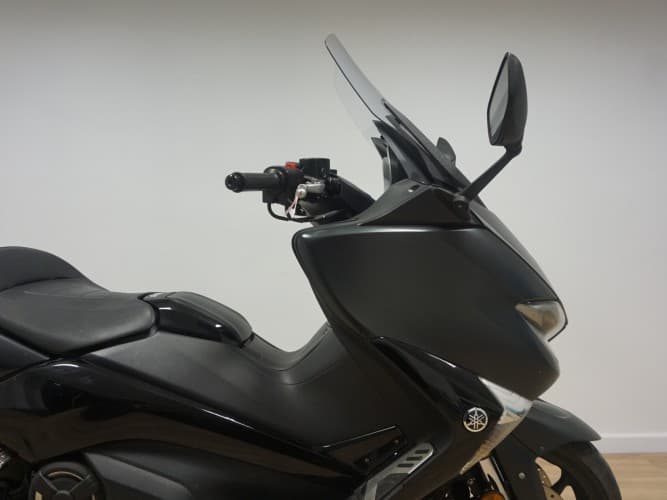 YAMAHA TMAX 530 DX 2017 de segunda mano