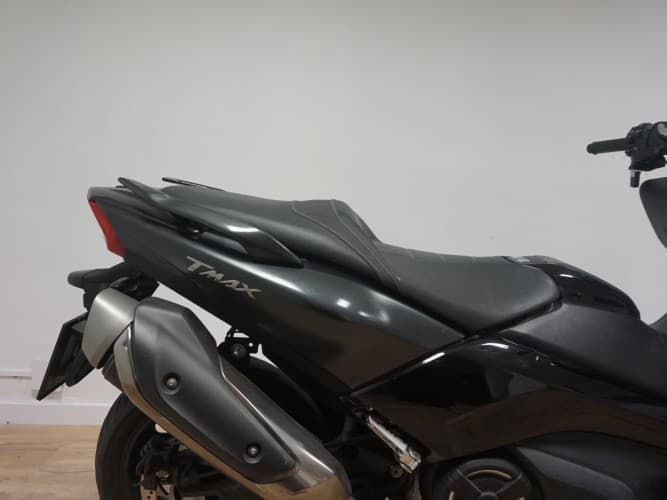 YAMAHA TMAX 530 DX 2017 de segunda mano