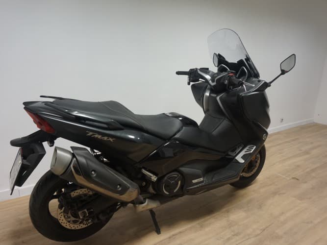 YAMAHA TMAX 530 DX 2017 de segunda mano