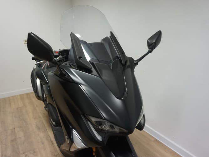 YAMAHA TMAX 530 DX 2017 de segunda mano