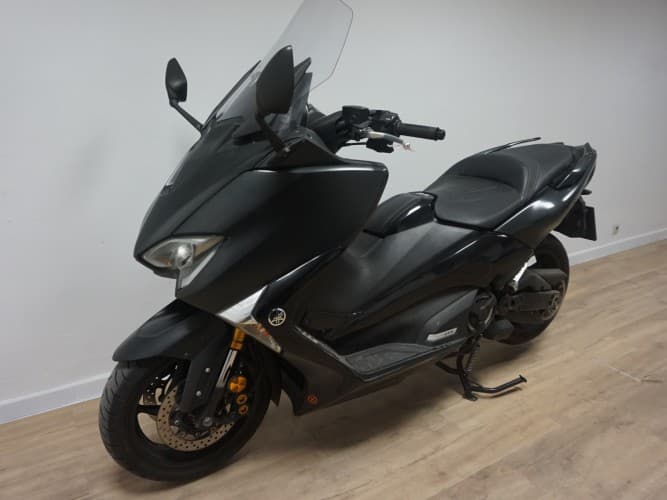 YAMAHA TMAX 530 DX 2017 de segunda mano