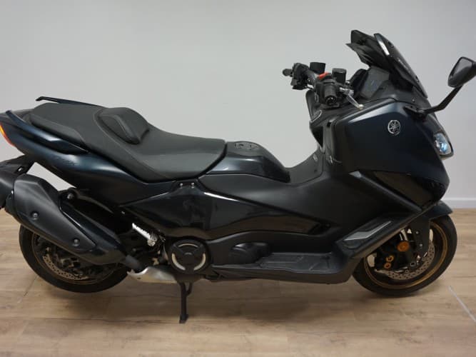 YAMAHA TMAX 560 TECH MAX 2022 de segunda mano