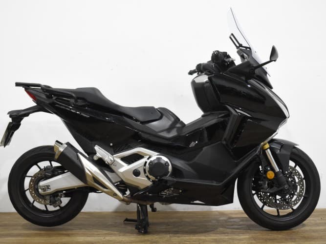 HONDA FORZA 750 2022 de segunda mano