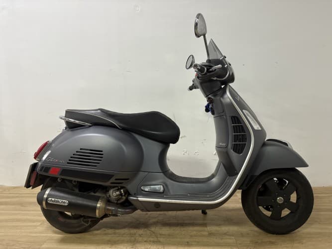 VESPA GTS 300 2018 de segunda mano