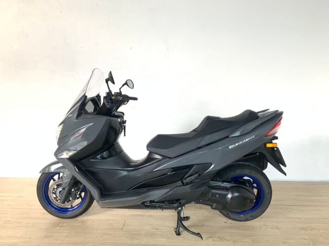 Comprar SUZUKI BURGMAN 400 2022 de segunda mano SUZUKI BURGMAN 400 2022 de segunda mano