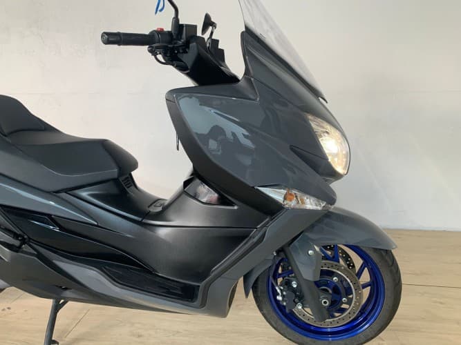 Comprar SUZUKI BURGMAN 400 2022 de segunda mano SUZUKI BURGMAN 400 2022 de segunda mano