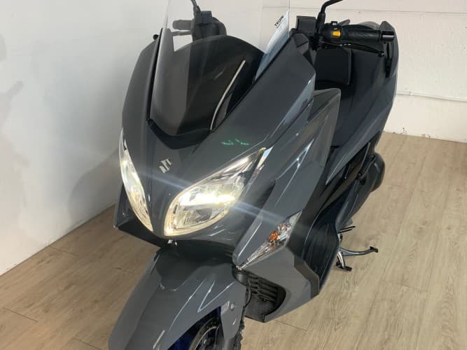 Comprar SUZUKI BURGMAN 400 2022 de segunda mano SUZUKI BURGMAN 400 2022 de segunda mano