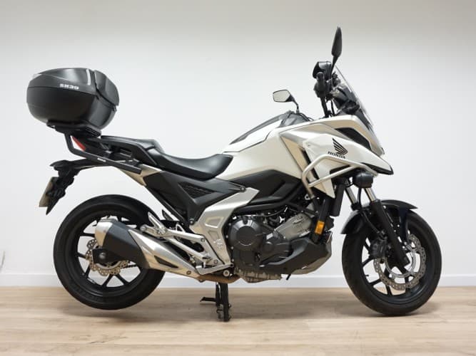 HONDA NC 750 X 2022 de segunda mano