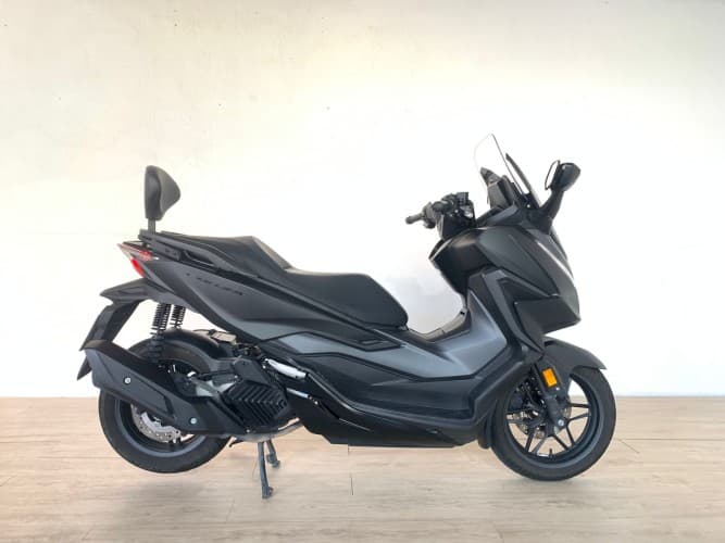 HONDA FORZA 125 2021 de segunda mano