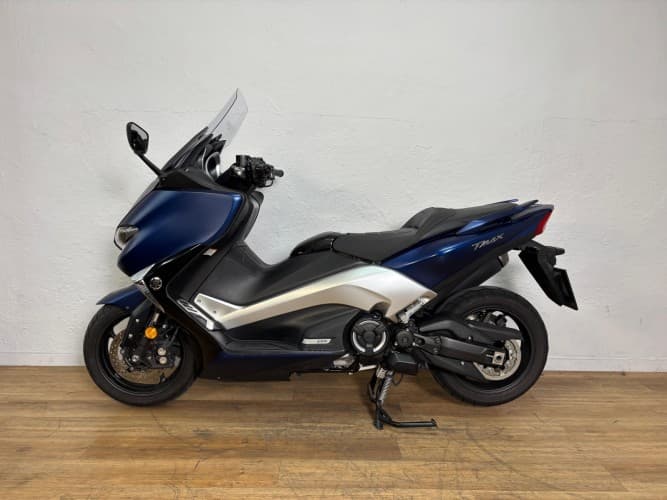 YAMAHA TMAX 530 DX 2017 de segunda mano