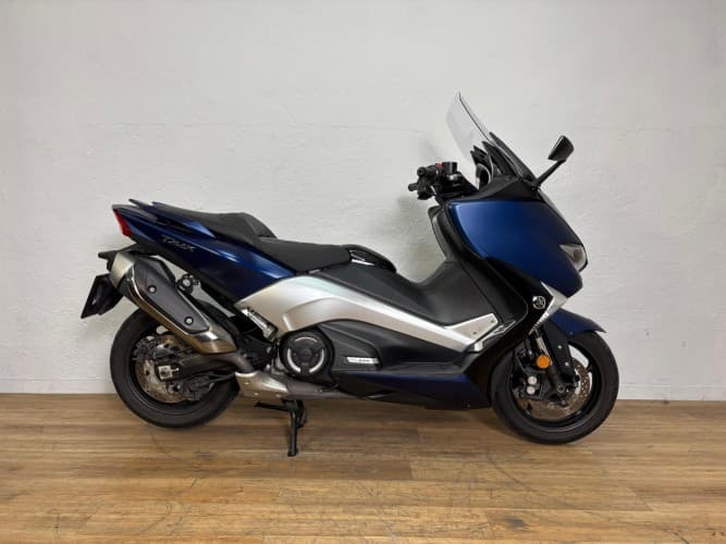 YAMAHA TMAX 530 DX 2017 de segunda mano