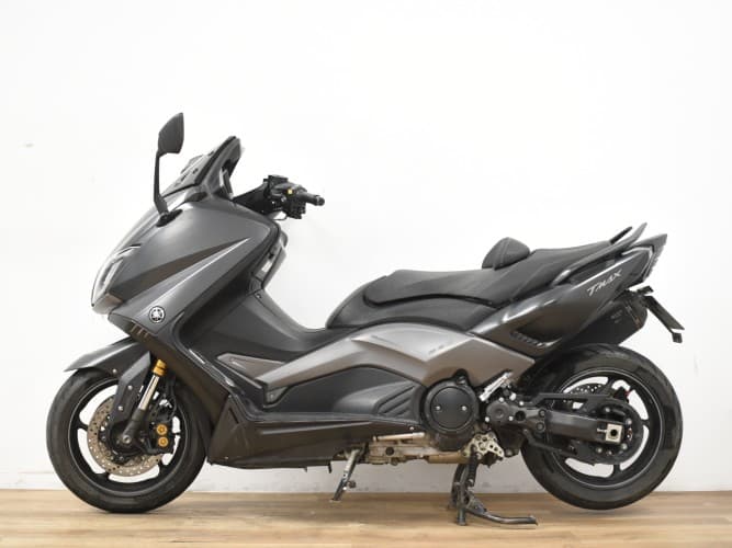 Comprar YAMAHA TMAX 530 IRON MAX (AKRAPOVIC HOMOLOGADO) 2016 de segunda mano YAMAHA TMAX 530 IRON MAX (AKRAPOVIC HOMOLOGADO) 2016 de segunda mano