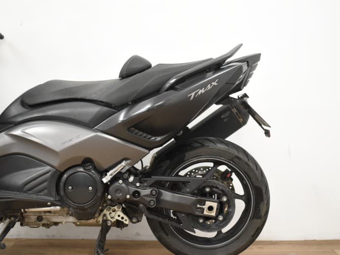 Comprar YAMAHA TMAX 530 IRON MAX (AKRAPOVIC HOMOLOGADO) 2016 de segunda mano YAMAHA TMAX 530 IRON MAX (AKRAPOVIC HOMOLOGADO) 2016 de segunda mano