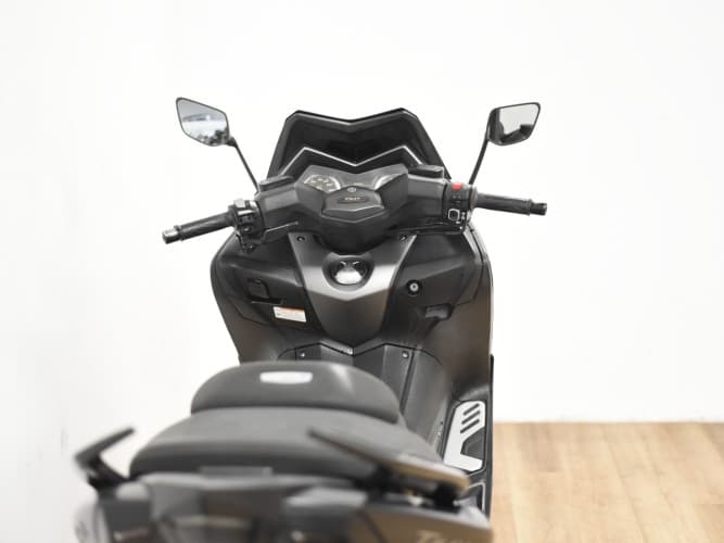 Comprar YAMAHA TMAX 530 IRON MAX (AKRAPOVIC HOMOLOGADO) 2016 de segunda mano YAMAHA TMAX 530 IRON MAX (AKRAPOVIC HOMOLOGADO) 2016 de segunda mano