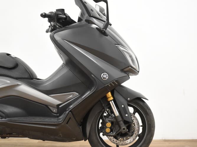 Comprar YAMAHA TMAX 530 IRON MAX (AKRAPOVIC HOMOLOGADO) 2016 de segunda mano YAMAHA TMAX 530 IRON MAX (AKRAPOVIC HOMOLOGADO) 2016 de segunda mano