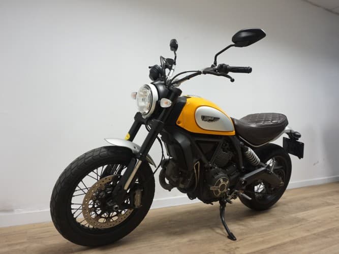 DUCATI SCRAMBLER ICON 2016 de segunda mano