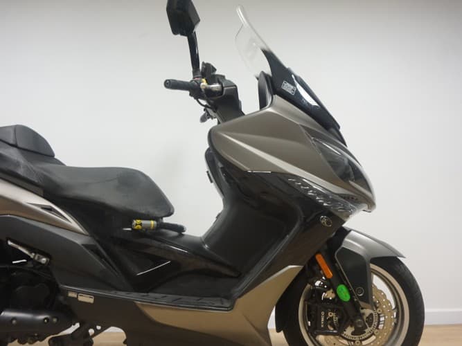 KYMCO XCITING 400 2017 de segunda mano