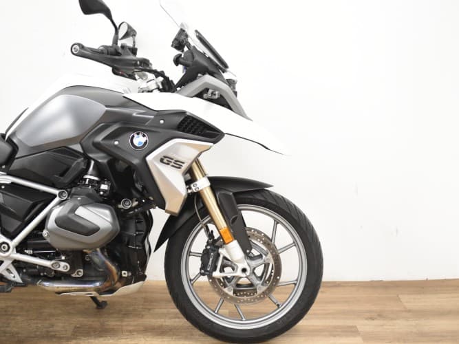 Comprar BMW R 1250 GS (IVA DEDUC.) (3 PAQ+ 3 MLTS) (RED ASIEN) 2022 de segunda mano BMW R 1250 GS (IVA DEDUC.) (3 PAQ+ 3 MLTS) (RED ASIEN) 2022 de segunda mano