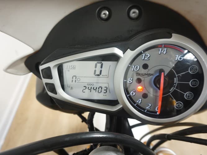 Comprar TRIUMPH STREET TRIPLE R 2012 de segunda mano TRIUMPH STREET TRIPLE R 2012 de segunda mano