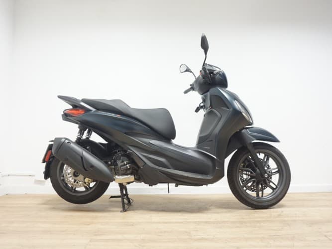 PIAGGIO BEVERLY 300 HPE 2023 de segunda mano