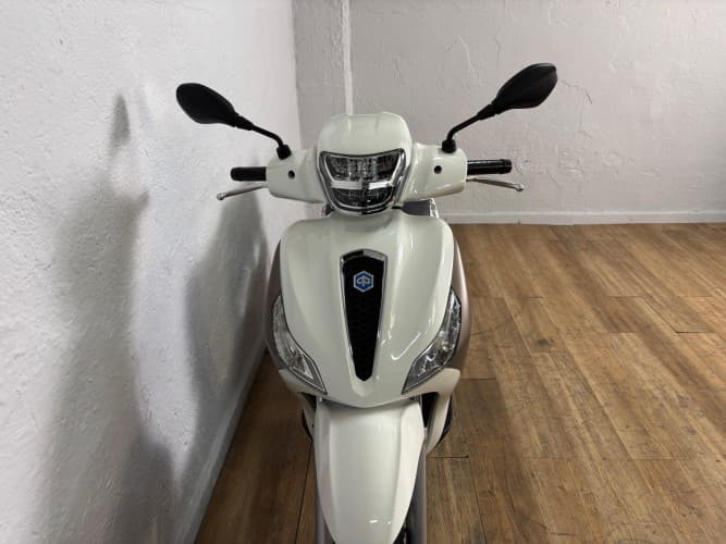 Comprar PIAGGIO MEDLEY 125 2024 de segunda mano PIAGGIO MEDLEY 125 2024 de segunda mano