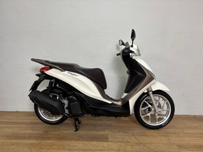 Comprar PIAGGIO MEDLEY 125 2024 de segunda mano PIAGGIO MEDLEY 125 2024 de segunda mano