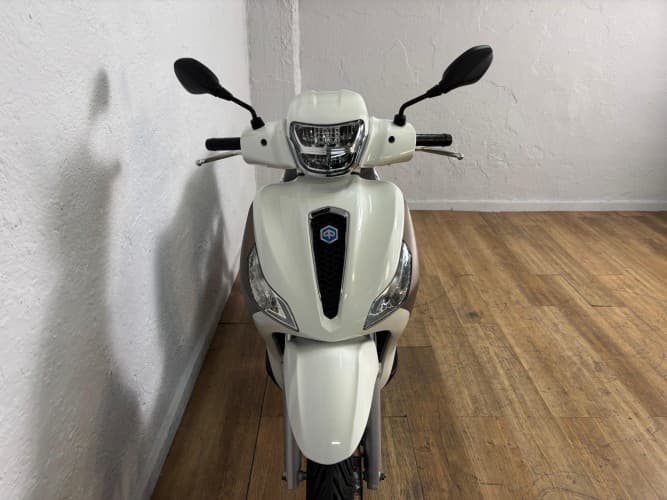 Comprar PIAGGIO MEDLEY 125 2024 de segunda mano PIAGGIO MEDLEY 125 2024 de segunda mano