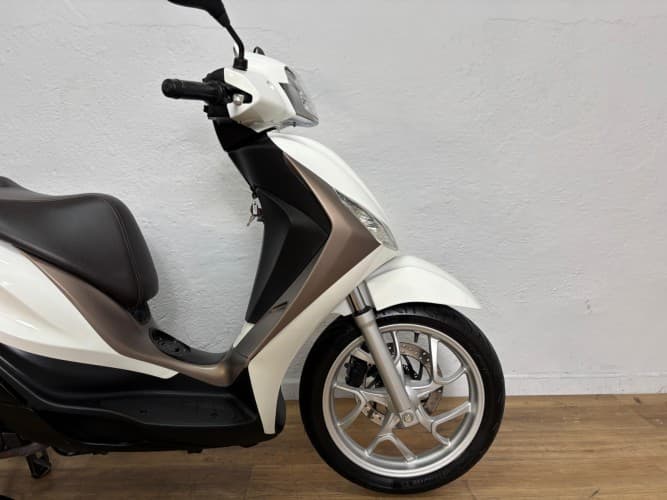 Comprar PIAGGIO MEDLEY 125 2024 de segunda mano PIAGGIO MEDLEY 125 2024 de segunda mano