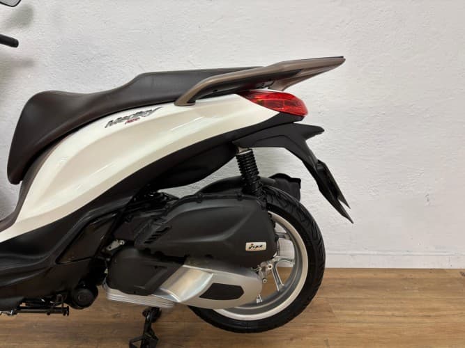 Comprar PIAGGIO MEDLEY 125 2024 de segunda mano PIAGGIO MEDLEY 125 2024 de segunda mano