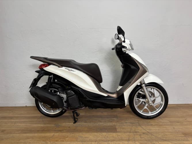 Comprar PIAGGIO MEDLEY 125 2024 de segunda mano PIAGGIO MEDLEY 125 2024 de segunda mano