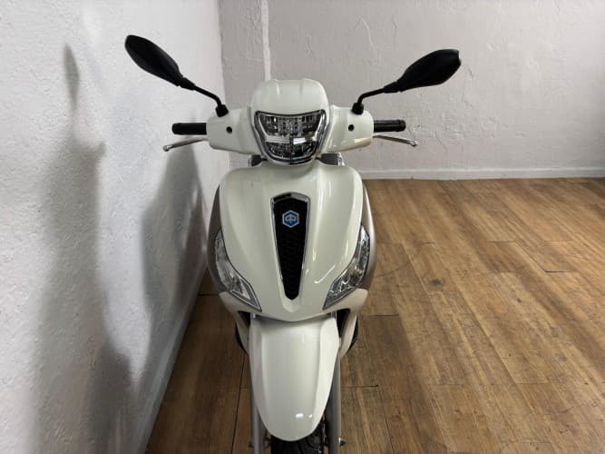 Comprar PIAGGIO MEDLEY 125 2024 de segunda mano PIAGGIO MEDLEY 125 2024 de segunda mano