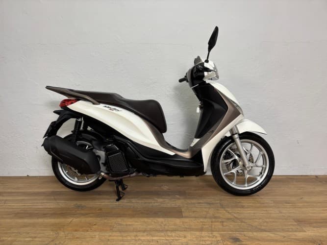 Comprar PIAGGIO MEDLEY 125 2024 de segunda mano PIAGGIO MEDLEY 125 2024 de segunda mano