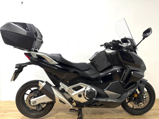 HONDA FORZA 750 2022 de segunda mano
