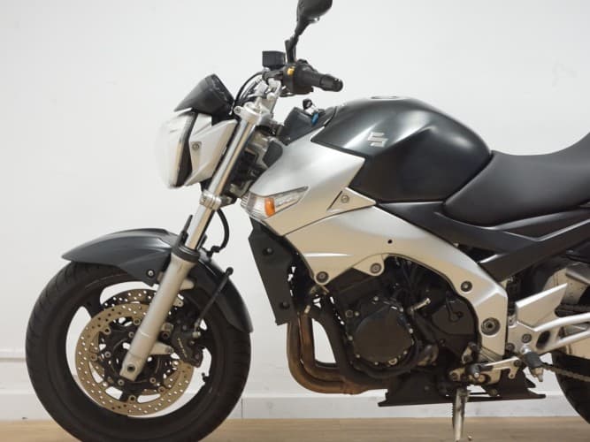 Comprar SUZUKI GSR 600 (A) 2007 de segunda mano SUZUKI GSR 600 (A) 2007 de segunda mano