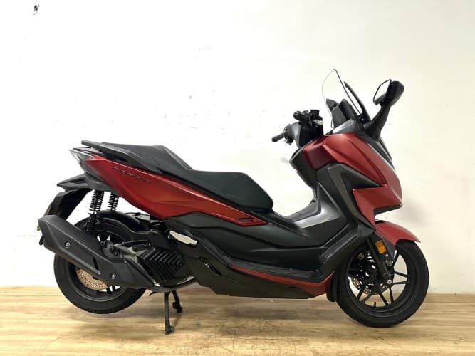 HONDA FORZA 125 2022 de segunda mano