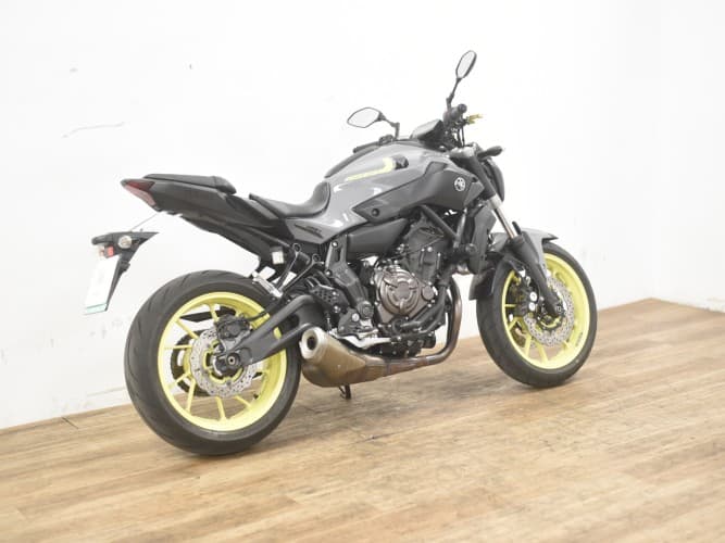 Comprar YAMAHA MT-07 (A2) 2016 de segunda mano YAMAHA MT-07 (A2) 2016 de segunda mano
