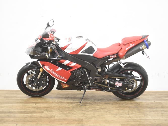 Comprar YAMAHA YZF R1 (SE ENTREGA ESCAPES ORIGINALES Y PORTA) 2007 de segunda mano YAMAHA YZF R1 (SE ENTREGA ESCAPES ORIGINALES Y PORTA) 2007 de segunda mano